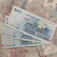 اسکناس صد تومانی امضا قرمز