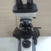 میکروسکوپ بیولوژی دو چشمی طرح YS100 کارکرده