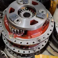 موتور گیربکس اکسل و لوازم لودر L90 و L120 راهسازی|قطعات یدکی و لوازم جانبی|تهران, آذری|دیوار