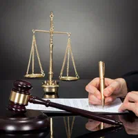 وکیل پایه یک دادگستری و مشاور حقوقی قوه قضائیه