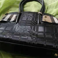 کیف خارجی زنانه برند Burberry