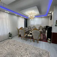 حیاط دوطبقه اندیشه هاشم زاده قلب اندیشه