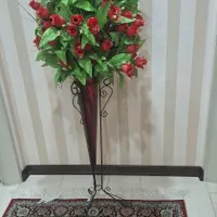 گل وگلدان