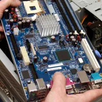 تعمیرات تخصصی موبایل و کامپیوتر