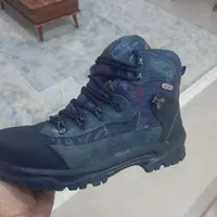 کفش کوهنوردی و طبیعت گردی