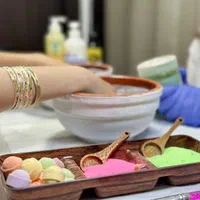 اجاره میز ناخن به ناخنکار