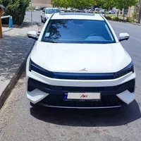 کی‌ام‌سی J7، مدل ۱۴۰۲