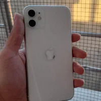 اپل iPhone 11 با حافظهٔ ۱۲۸ گیگابایت