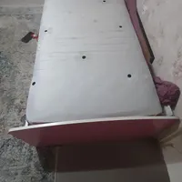 تخت نوجوان با ویترین وکمد لباس وتشک سالم