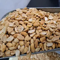 بادام زمینی کره گیری هندی و کره بادام زمینی