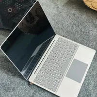 لپتاپ تمیز وکم کار***********