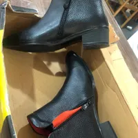 دو عدد کفش چرم طبیعی و کتونی سایز۳۶ و ۴۰