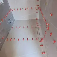 کاشی و سرامیک کاری و تخریب