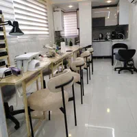 اجاره اتاق اجاره صندلی میز ناخن تخت مژه 1/500|خدمات آرایشگری و زیبایی|اصفهان, شهرک سلامت|دیوار