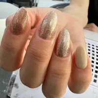 استخدام ناخن کار و مژه کار|استخدام درمانی، زیبایی، بهداشتی|تهران, امیریه|دیوار
