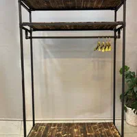 رگال رو چوب و کف چوب بغل طبقه مبرهن|فروشگاه و مغازه|رشت, استادسرا|دیوار