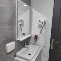 اجاره سویت آپارتمان منزل مبله در چهارباغ|اجارهٔ کوتاه‌مدت آپارتمان و سوئیت|اصفهان, بوستان آینه خانه|دیوار
