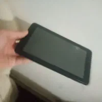 یک تبلت و گوشی