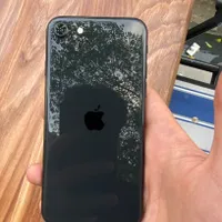 اپل iPhone SE (2020) با حافظهٔ ۱۲۸ گیگابایت
