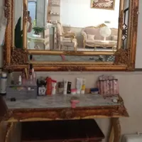 میز و اینه