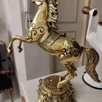 اسب برنزی