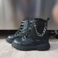 نیم پوت دخترانه چندبار فقط استفاده شده سایز ۲۸