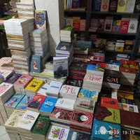 فروش انواع کتاب بجز کتاب درسی|کتاب و مجله ادبی|مشهد, چهنو|دیوار