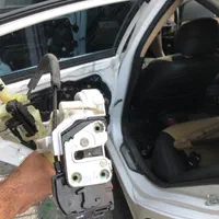 رفع ایراد و فروش قفل درب عقب چپ و راست اچ سی کراس|خدمات پیشه و مهارت|تهران, کوی بیمه|دیوار