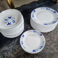 ظروف پذیرایی استفاده نشده