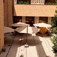 سایبان چتری/ چتر چرخدار تلسکوپی با نورپردازی|عمده‌فروشی|مشهد, وکیل‌آباد|دیوار