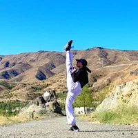 تکواندو دختران رزمی دفاع شخصی