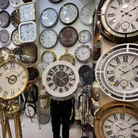 ساعت دیواری پورشه ایستاده۶۰سانت با ضمانت معتبر|ساعت دیواری و تزئینی|مشهد, ایمان|دیوار