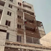 کار با طناب بدون‌ داربست پیچ رولپلاک نما برق کاری|خدمات پیشه و مهارت|اهواز, کیانپارس |دیوار