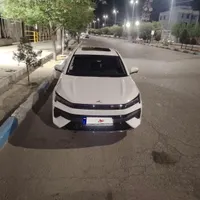 کی‌ام‌سی J7، مدل ۱۴۰۲