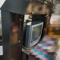 یک عدد تلویزیون سامسونگ به همراه میز آن،کاملا سالم|تلویزیون و پروژکتور|آران و بیدگل, |دیوار