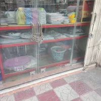 ویترین قرمز کارکرده .