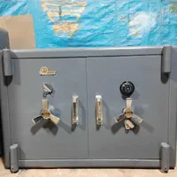 گاوصندوق ۸۰۰کیلویی گاو صندوق‌های ریزودرشت|ابزارآلات|شهریار, |دیوار