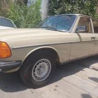 بنز مدل ۹۸۰ میلادی  رنگ کرم ۲۳۰|خودرو کلاسیک|اصفهان, آبشار|دیوار