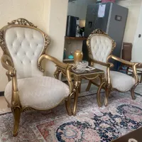 یک دست مبل استیل هفت نفره بانضمام سه تا میز