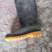 یک لنگه چکمه