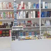یک مغازه  با اجناس و دکور زیر قیمت به فروش میرسد