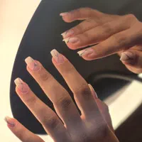تخفیف ویژه کاشت ناخن و آموزش خدمات تخصصی ناخن|خدمات آرایشگری و زیبایی|اصفهان, باب الدشت|دیوار
