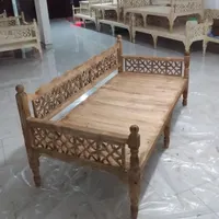 تخت سنتی چوبی|مبلمان خانگی و میز عسلی|رشت, جانبازان|دیوار