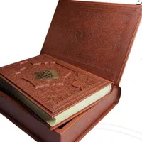 شاهنامه وزیری گلاسه چرم جعبه دار برجسته با پلاک|کتاب و مجله ادبی|تهران, فلاح|دیوار