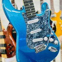 گیتار الکتریک برقی|گیتار، بیس، امپلیفایر|تبریز, |دیوار