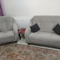 مبل ۴ نفره کاملا سالم و تمیز