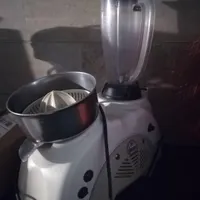 دو کاره(پرتقال گیر/مخلوط کن) ایتالیا صنعتی کارکرده|آبمیوه‌گیر و آب‌مرکبات‌گیر|تهران, ونک|دیوار