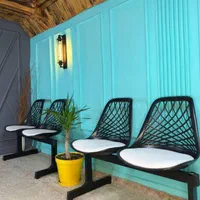 صندلی چسبیده بهم شاخه برگی.صندلی مطب.