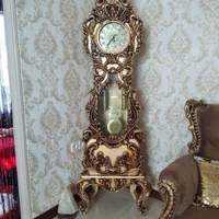 ساعت ایستاده طلایی