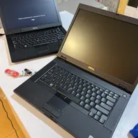Dell دانش اموزی رده پایین